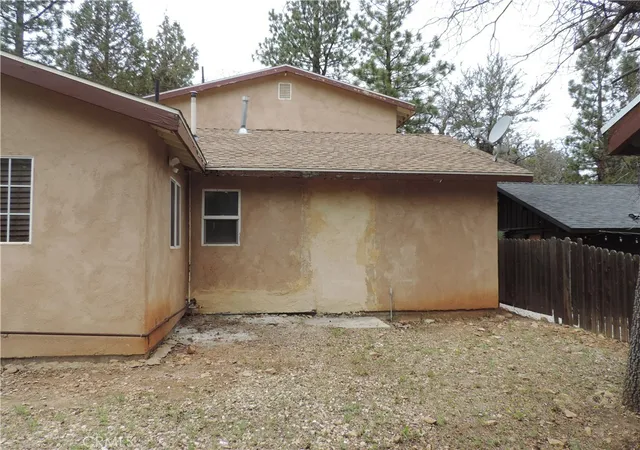 3rd image of 745 Sunset, Sugarloaf, CA 92386 | MLS# IG26167306