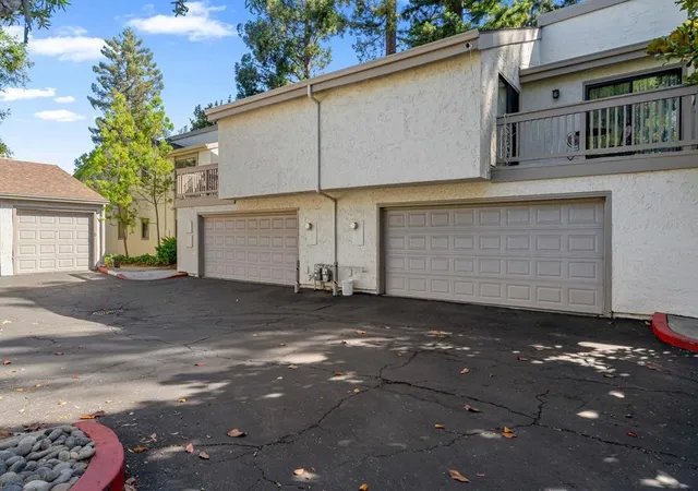 Photo 3 of Sale Pending at 19626 Vineyard Ln, Saratoga, CA 95070 | MLS# ML82056214 | Listing updated on 2026-10-07