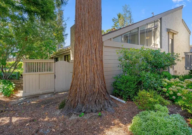 Photo 4 of Sale Pending at 19626 Vineyard Ln, Saratoga, CA 95070 | MLS# ML82056214 | Listing updated on 2026-10-07