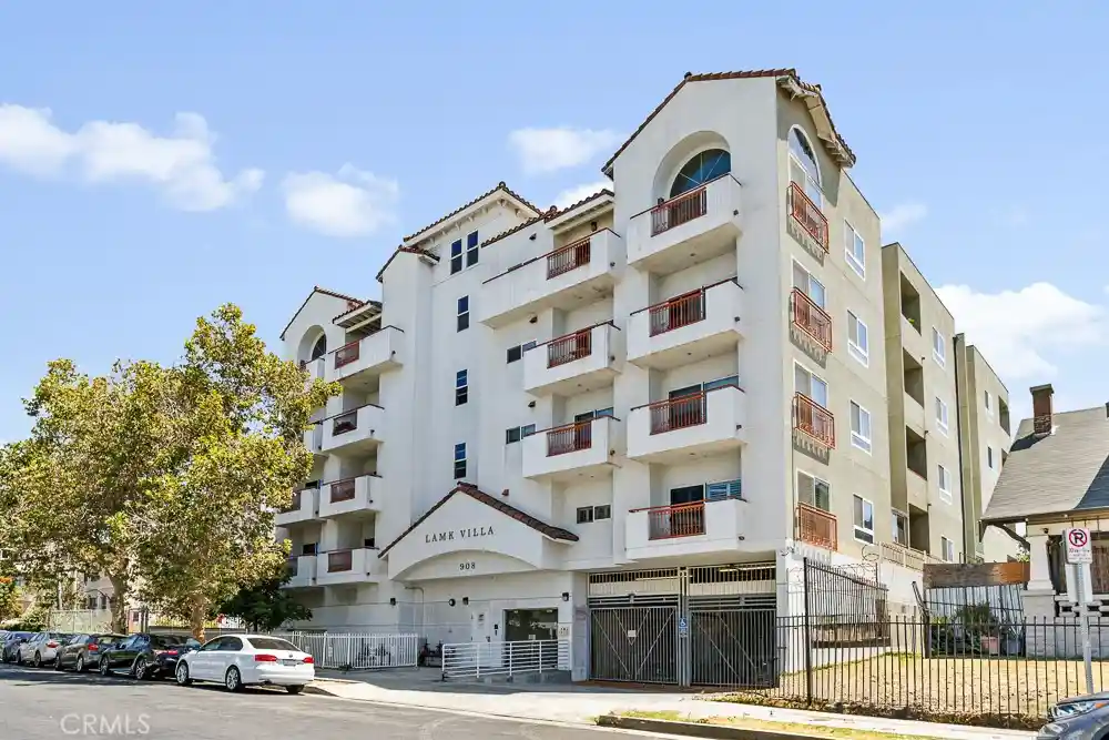Listing Photo 1 - Condo for sale in 908 S Ardmore Ave located at 908 S Ardmore Ave, Los Angeles, CA 90006 - Unit #304