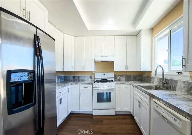 Photo 2 of Single family home for sale at 15576 Ute Rd, Apple Valley, CA 92307 | MLS# HD26166868 | Listing updated on 2026-10-10