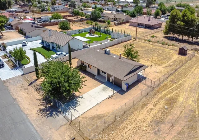 Photo 4 of Single family home for sale at 15576 Ute Rd, Apple Valley, CA 92307 | MLS# HD26166868 | Listing updated on 2026-10-10