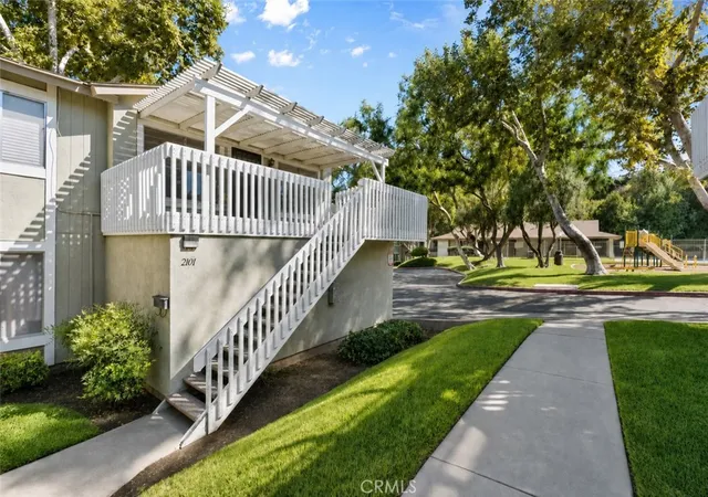 Listing Photo 4 - Condo for sale in building located at 2101 E Aroma, West Covina, CA 91791
