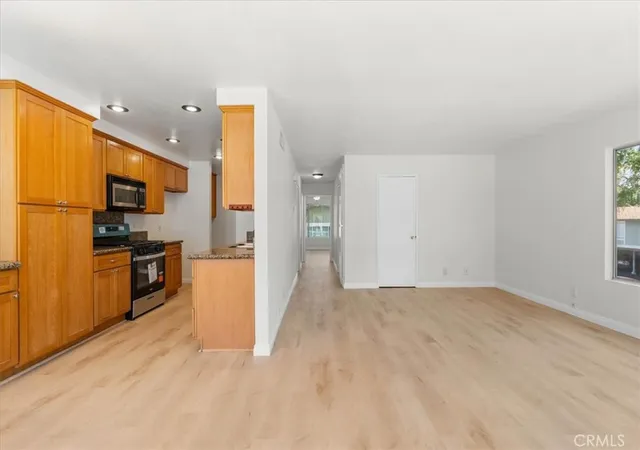 Listing Photo 5 - Condo for sale in building located at 2101 E Aroma, West Covina, CA 91791