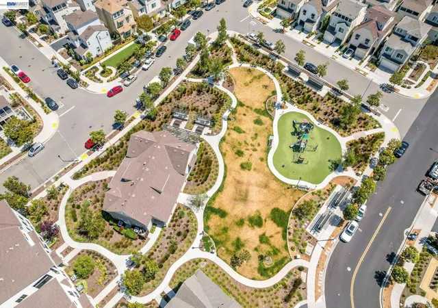 Listing Photo 4 - Condo for sale in building located at 8550 Boardwalk Wy, Newark, CA 94560