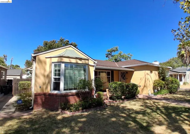 3rd image of 125 Oak Pl, Pittsburg, CA 94565 | MLS# 41143547
