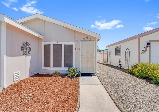 Photo 3 of Manufactured home for sale at 127 Hester Dr, Cathedral City, CA 92234 | MLS# 219150927DA | Listing updated on 2026-09-21