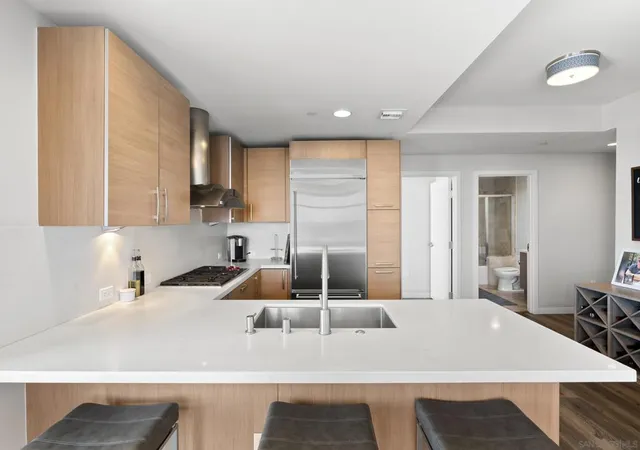 Listing Photo 4 - Condo for sale in building located at 24520 Schroeder Ave, San Diego, CA 92101 - Unit #1209