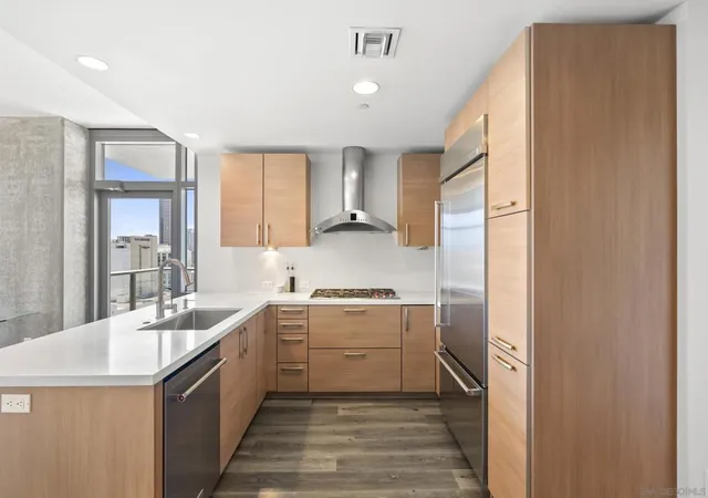 Listing Photo 5 - Condo for sale in building located at 24520 Schroeder Ave, San Diego, CA 92101 - Unit #1209
