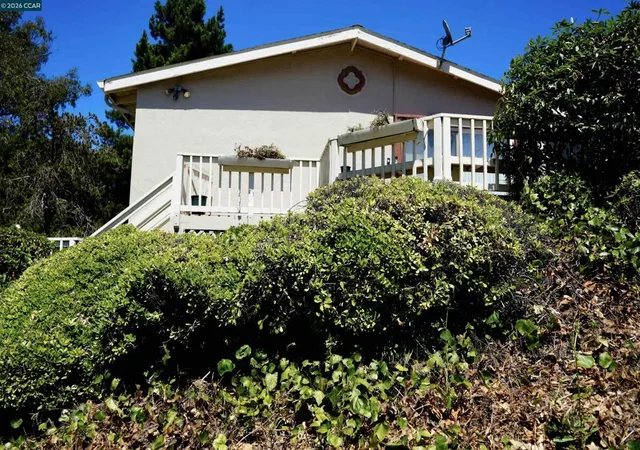 Photo 3 of Sale Pending at 3700 Lundholm Ave, Oakland, CA 94605 | MLS# 41143553 | Listing updated on 2026-09-10