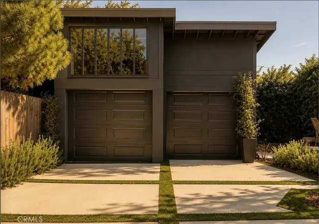 Photo 36 of Single family home for sale at 636 Bay, Santa Monica, CA 90405 | MLS# CV26167725 | Listing updated on 2026-10-11