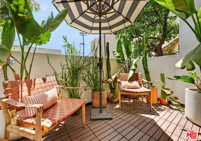 Listing Photo 4 - Condo for sale in building located at 1314 17Th St, Santa Monica, CA 90404 - Unit #6