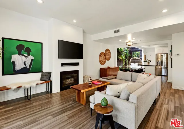 Listing Photo 5 - Condo for sale in building located at 1314 17Th St, Santa Monica, CA 90404 - Unit #6