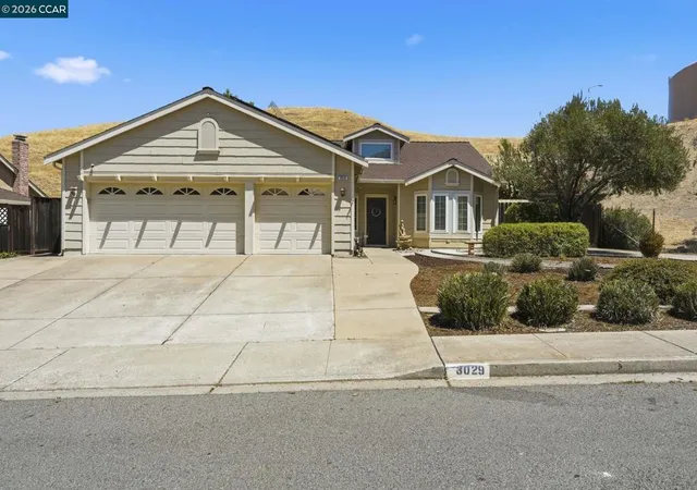 Photo 2 of Single family home for sale at 3029 Larkspur Dr, Antioch, CA 94531 | MLS# 41143557 | Listing updated on 2026-09-25
