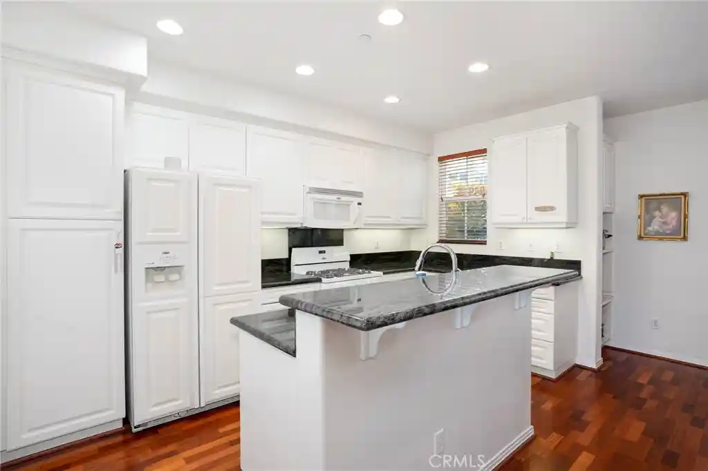 Listing Photo 2 - Condo for sale in 3538 Torrance Blvd located at 3538 Torrance Blvd, Torrance, CA 90503 - Unit #120