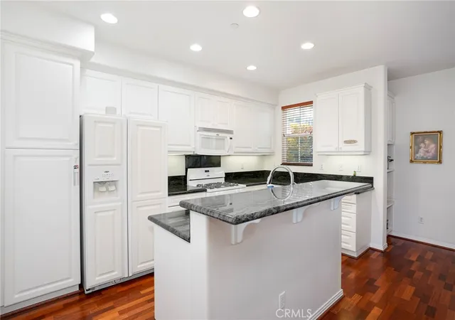 Listing Photo 2 - Condo for sale in building located at 3538 Torrance Blvd, Torrance, CA 90503 - Unit #120