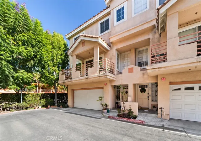 Photo 2 of Townhouse for sale at 14021 Lemoli, Hawthorne, CA 90250 | MLS# CV26166688 | Listing updated on 2026-09-23