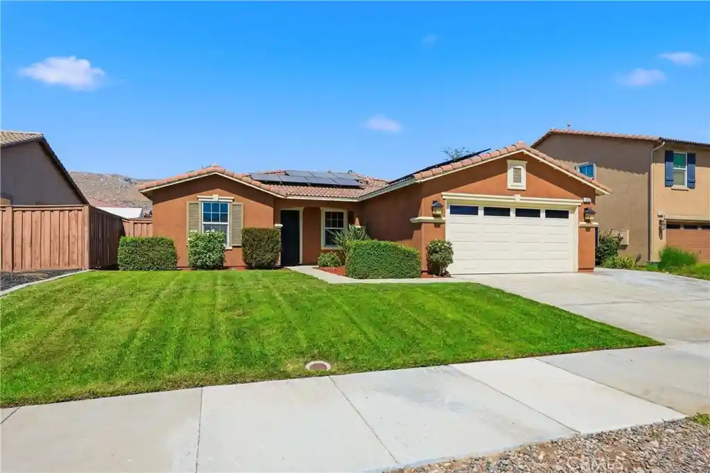 Photo 1 of Single family home for sale at 690 Julian, San Jacinto, CA 92582 | MLS# OC26167799 | Listing updated on 2026-10-17
