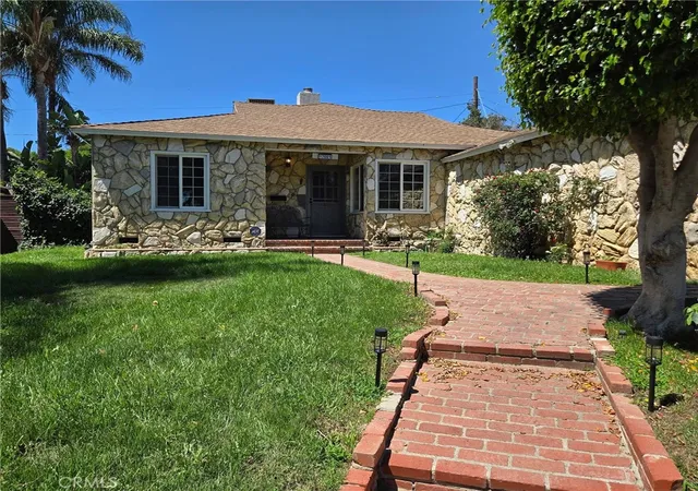 Photo 2 of Single family home for sale at 17001 Cantara, Van Nuys, CA 91406 | MLS# SR26167854 | Listing updated on 2026-10-11