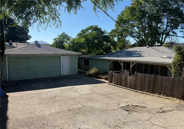 Photo 1 of Single family home for sale at 3640 Huntington Ave, Clearlake, CA 95422 | MLS# LC26167894 | Listing updated on 2026-10-12