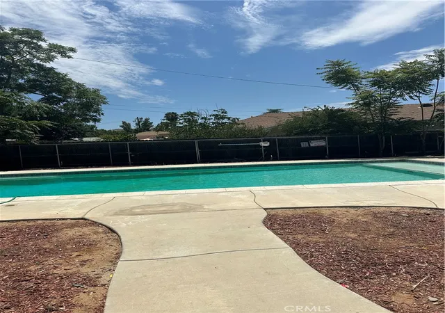 Listing Photo 4 - Condo for sale in building located at 40631 Mayberry, Hemet, CA 92544 - Unit #4