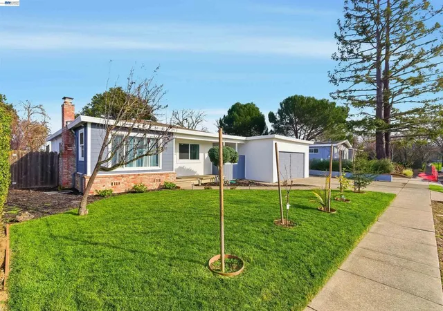 3rd image of 1382 Donna St, Novato, CA 94947 | MLS# 41143583