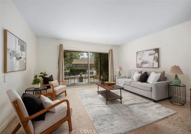 Listing Photo 5 - Condo for sale in building located at 324 Tangelo, Irvine, CA 92618