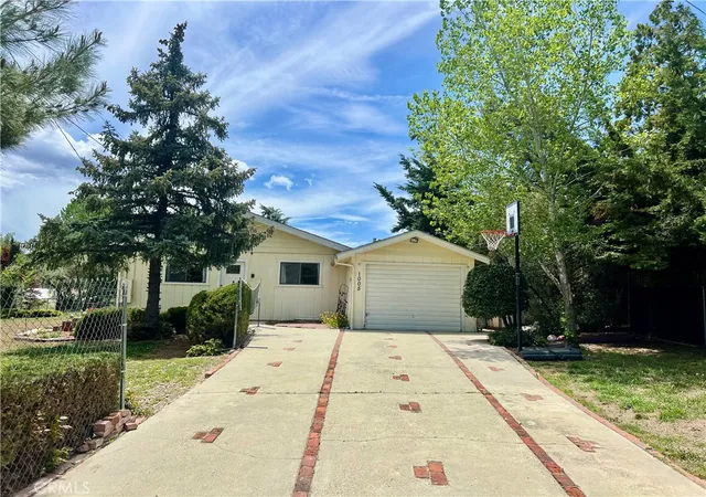 Photo 1 of Single family home for sale at 1005 Condor Ct, Frazier Park, CA 93225 | MLS# SR26135568 | Listing updated on 2026-09-19