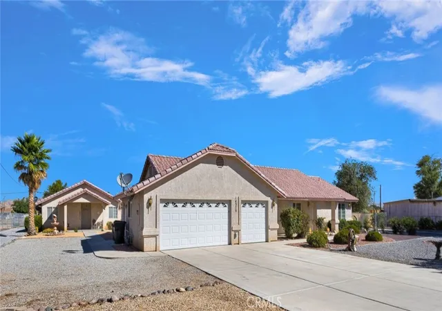 Photo 2 of Single family home for sale at 14570 Gayhead, Apple Valley, CA 92307 | MLS# HD26168060 | Listing updated on 2026-09-30