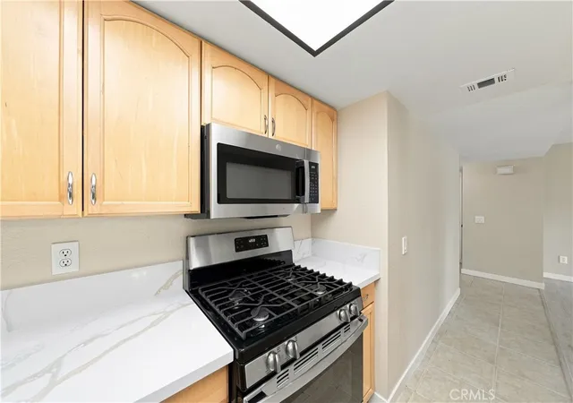 Listing Photo 5 - Condo for sale in building located at 600 Central Ave, Riverside, CA 92507 - Unit #305
