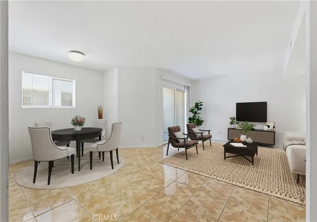 4th image of 7651 Reseda #13-T, Los Angeles, CA 91335 | MLS# SR26168131