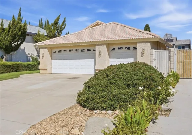 Photo 3 of Single family home for sale at 17980 Lakeview, Victorville, CA 92395 | MLS# CV26168195 | Listing updated on 2026-10-11