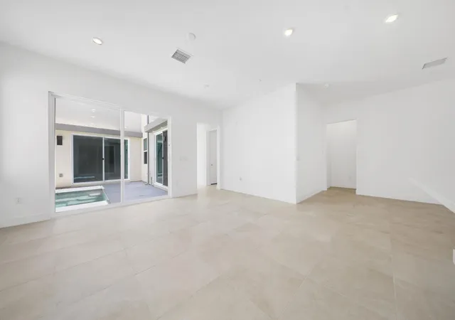 Photo 4 of Single family home for sale at 2677 Maverick Ln, Palm Springs, CA 92264 | MLS# 219150971DA | Listing updated on 2026-10-02