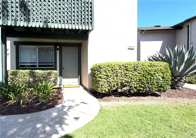 Photo 3 of Condo for sale at 23216 Orange Ave #7, Lake Forest, CA 92630 | MLS# OC26168104 | Listing updated on 2026-10-06