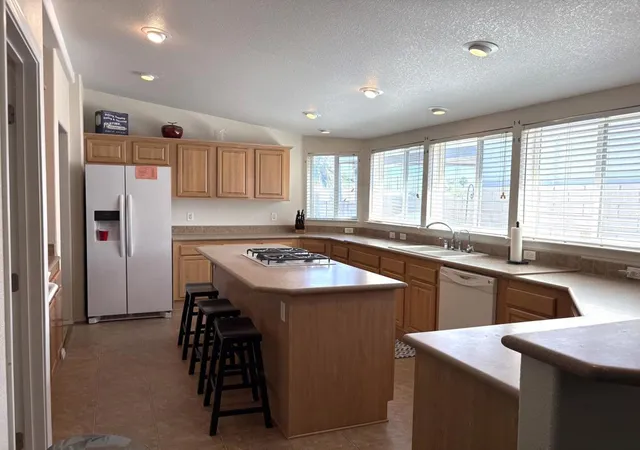 Photo 4 of Manufactured home for sale at 39071 Cudy Cir, Palm Desert, CA 92260 | MLS# 219150974DA | Listing updated on 2026-09-21
