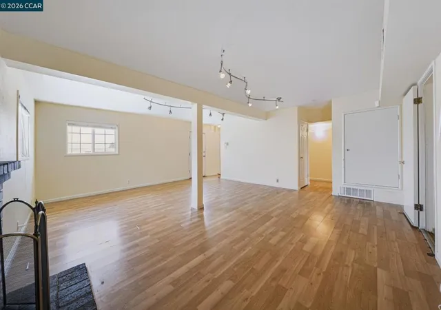 Photo 3 of Single family home for sale at 4600 Sandmound, Oakley, CA 94561 | MLS# 41143629 | Listing updated on 2026-10-08