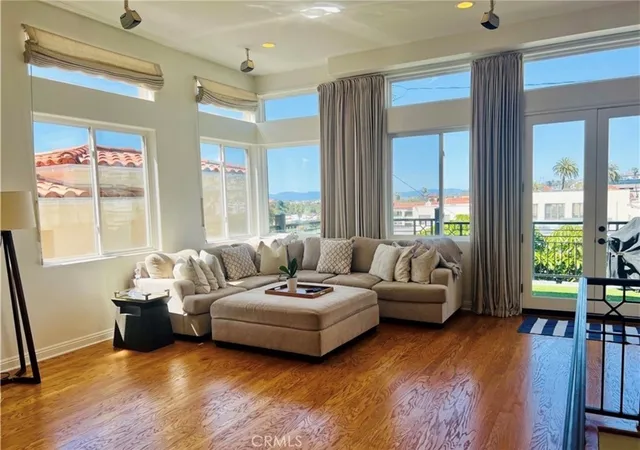 Photo 4 of Townhouse for sale at 703 11th Street, Hermosa Beach, CA 90254 | MLS# SB26167676 | Listing updated on 2026-09-26