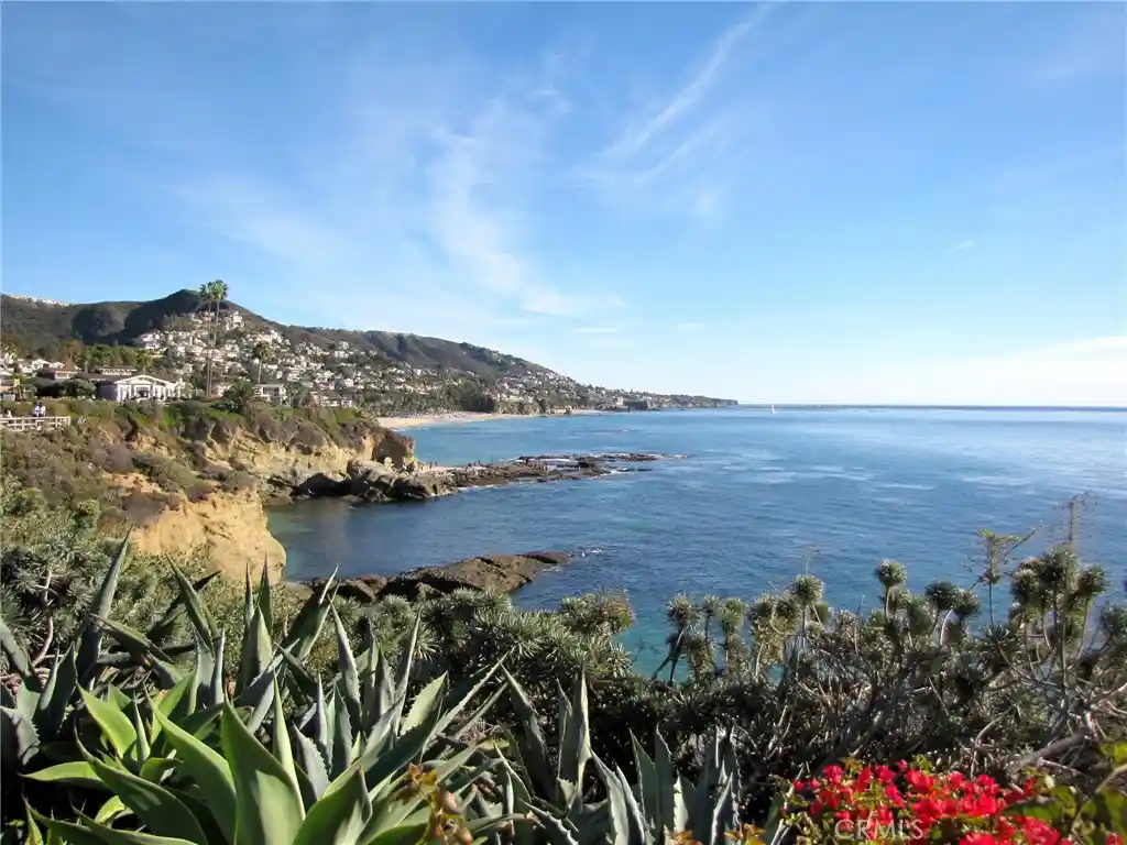 Listing Photo 49 - Condo for sale in 963 Calle Aragon located at 963 Calle Aragon, Laguna Woods, CA 92637 - Unit 963 Calle Aragon
