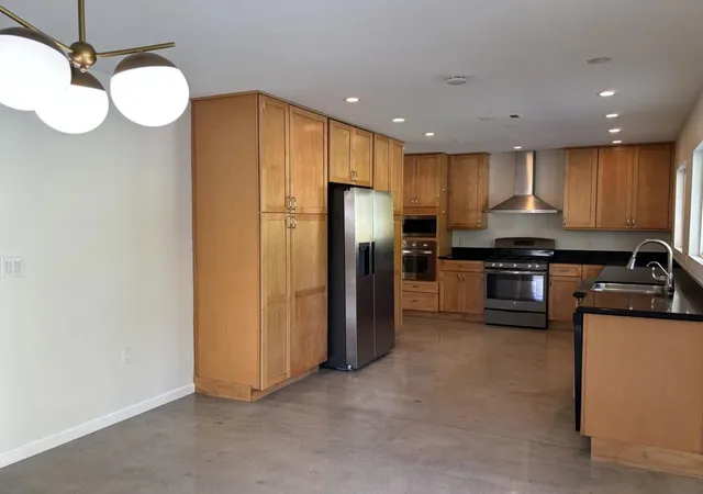 Photo 4 of Sale Pending at 2120 E Del Lago Rd, Palm Springs, CA 92262 | MLS# 219150979PS | Listing updated on 2026-09-26
