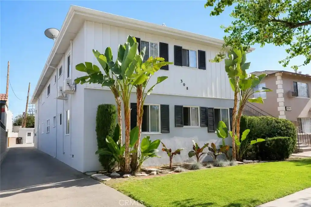 Condo for sale at 308 E Maple #8, Glendale, CA 91205 | MLS# GD26167723