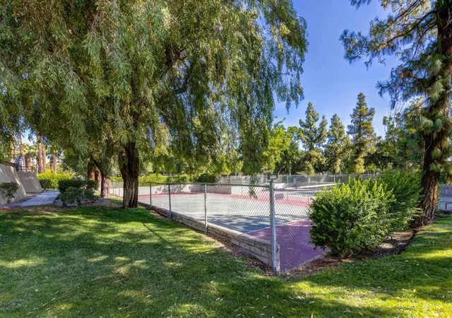 2nd image of 510 N Villa Ct, Palm Springs, CA 92262