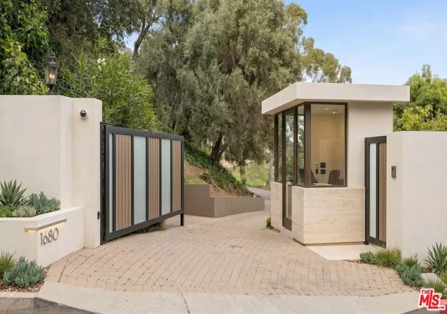 Photo 3 of Single family home for sale at 1680 Alta Mura Rd, Pacific Palisades, CA 90272 | MLS# 26867263 | Listing updated on 2026-09-17