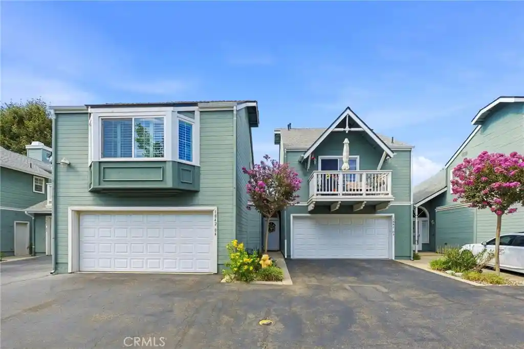 Listing Photo 1 - Condo for sale in 1842 Rory Ln located at 1842 Rory Ln, Simi Valley, CA 93063 - Unit 1842 Rory Ln