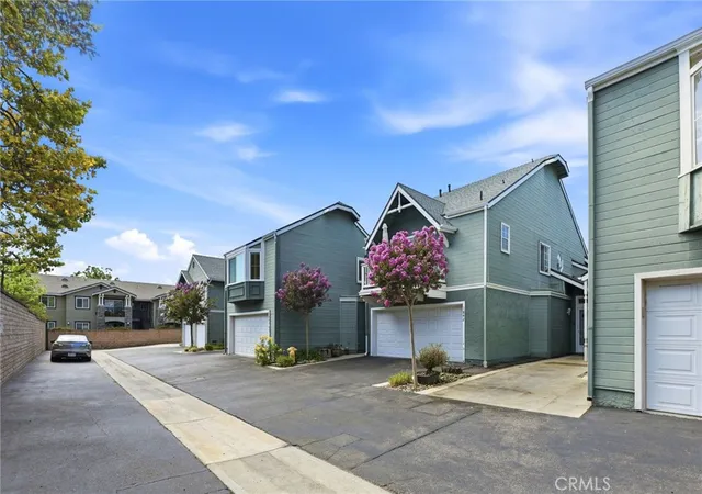 Listing Photo 4 - Condo for sale in building located at 1842 Rory Ln, Simi Valley, CA 93063 - Unit #4