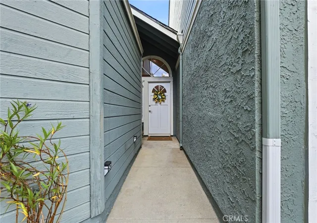 Listing Photo 5 - Condo for sale in building located at 1842 Rory Ln, Simi Valley, CA 93063 - Unit #4