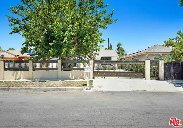 Photo 19 of Single family home for sale at 15441 Lemarsh St, Mission Hills, CA 91345 | MLS# 26867505 | Listing updated on 2026-10-02