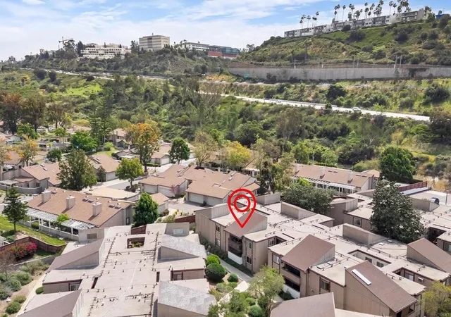Listing Photo 4 - Condo for sale in building located at 5523 Adobe Fls #3rd Rd, San Diego, CA 92120