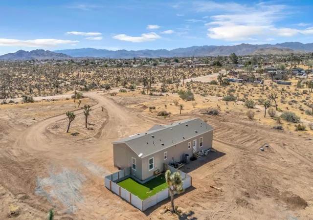 Photo 3 of Manufactured home for sale at 3470 Warren Vista Ave, Yucca Valley, CA 92284 | MLS# 219151003DA | Listing updated on 2026-09-29