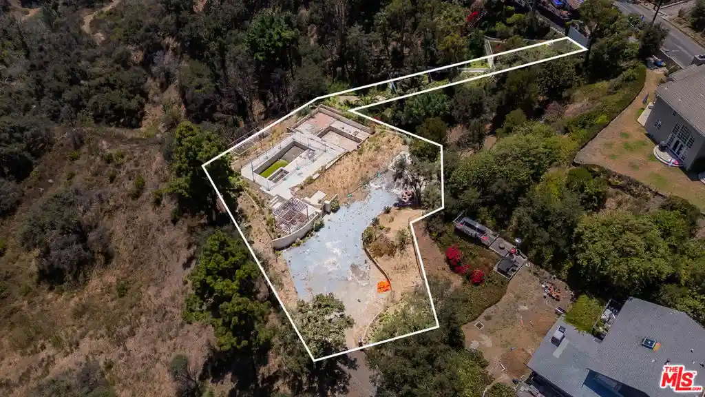 Photo 1 of Land for sale at 1032 El Medio Ave, Pacific Palisades, CA 90272 | MLS# 26863993 | Listing updated on 2026-10-19
