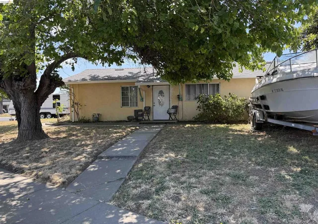Photo 2 of Single family home for sale at 290 Plum St, Vacaville, CA 95688 | MLS# 41143687 | Listing updated on 2026-09-09